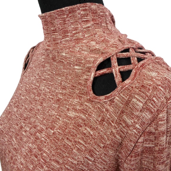 Pink Lattice Shoulder Tunic Top - Picture 4 of 7